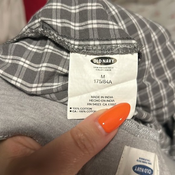 Old Navy Gray Plaid Pajama Pants - Medium - Picture 4 of 4